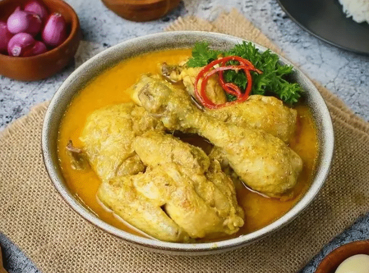 Opor Ayam: Makanan Wajib Saat Lebaran di Berbagai Daerah Indonesia