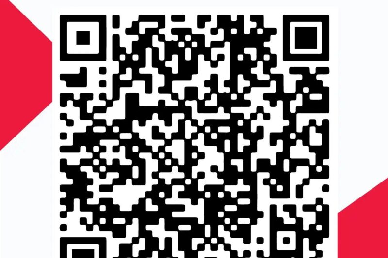 Ilustrasi pembayaran QRIS digital menggunakan smartphone