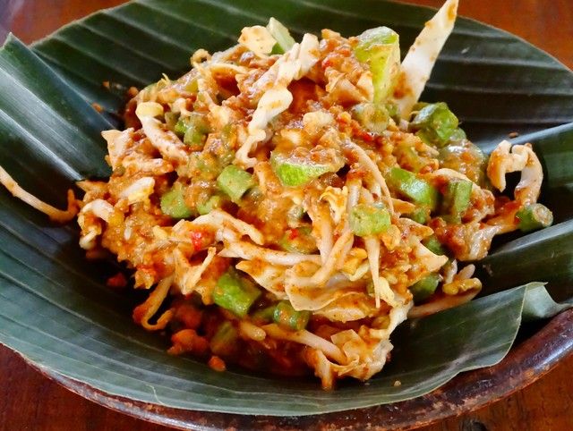 Resep Karedok Khas Sunda, Masakan Tradisional Indonesia dengan Bumbu Kacang Segar